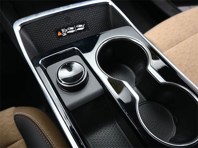 Used 2025 Chevrolet Equinox ACTIV w/ Safety and Technology Package image 27