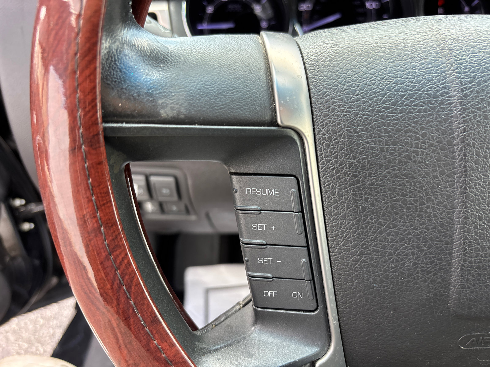 Used 2011 Lincoln MKZ w/ 102A Rapid Spec Order Code FWD image 17