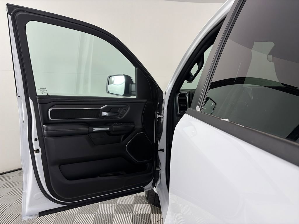 Used 2025 RAM 1500 Laramie image 10