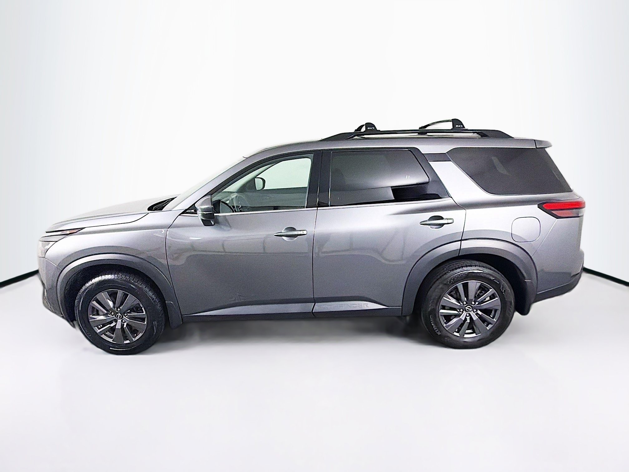 Used 2023 Nissan Pathfinder SV w/ SV Premium Package AWD/4WD image 4