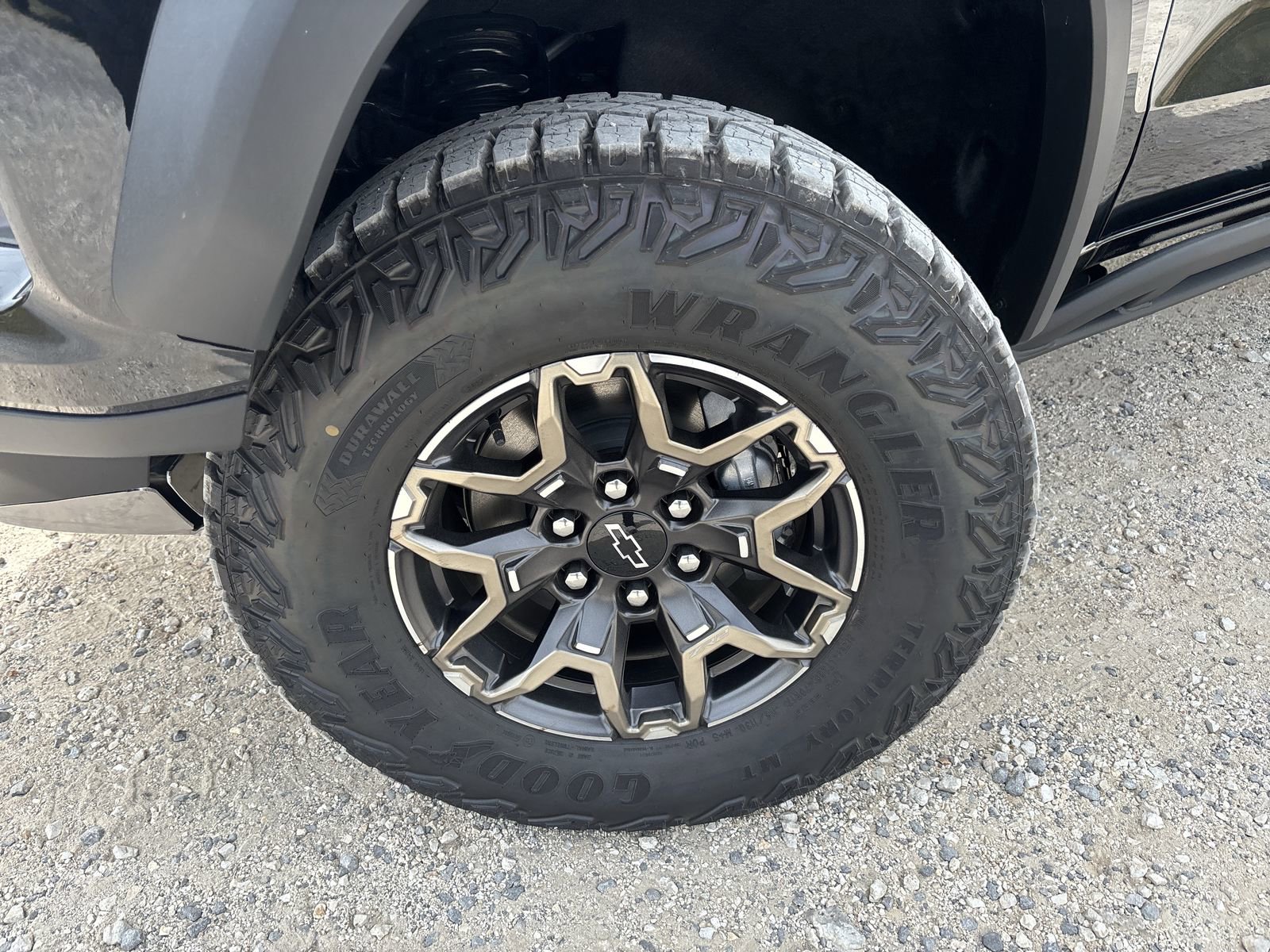 New 2026 Chevrolet Colorado ZR2 w/ Technology Package AWD/4WD image 13