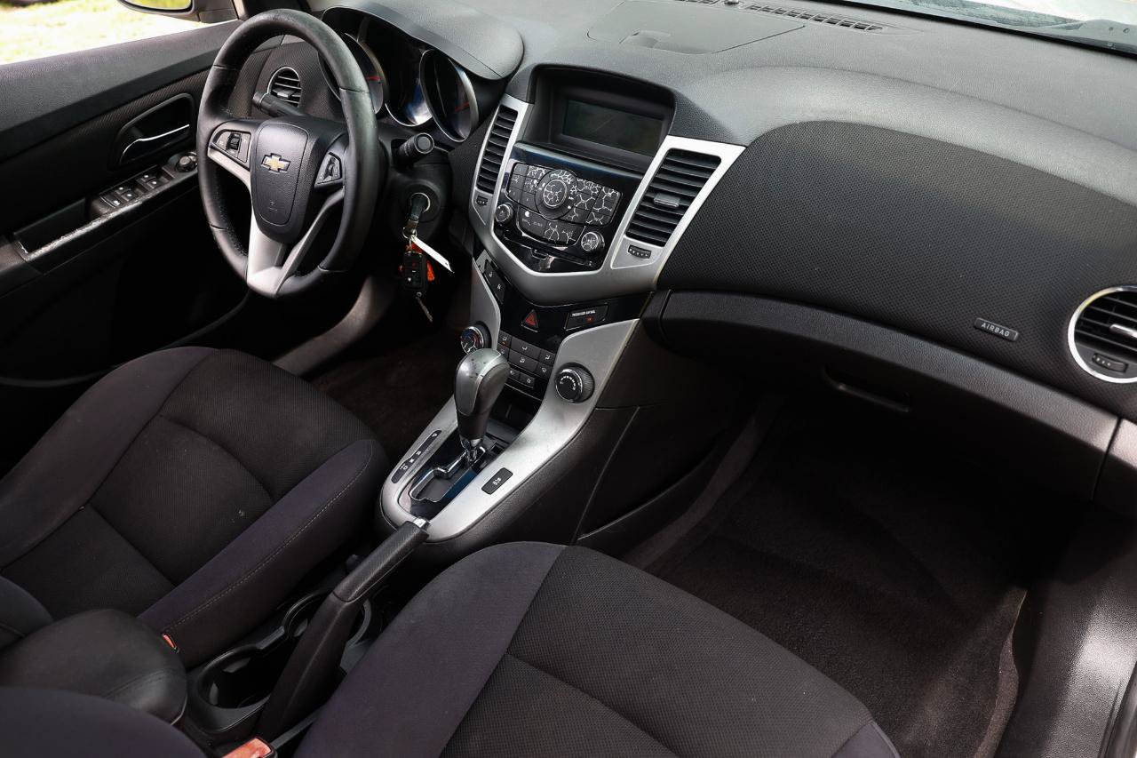 Used 2013 Chevrolet Cruze LT FWD image 18