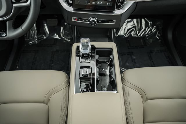 New 2026 Volvo XC90 T8 Plus w/ Protection Package Premier AWD/4WD image 26