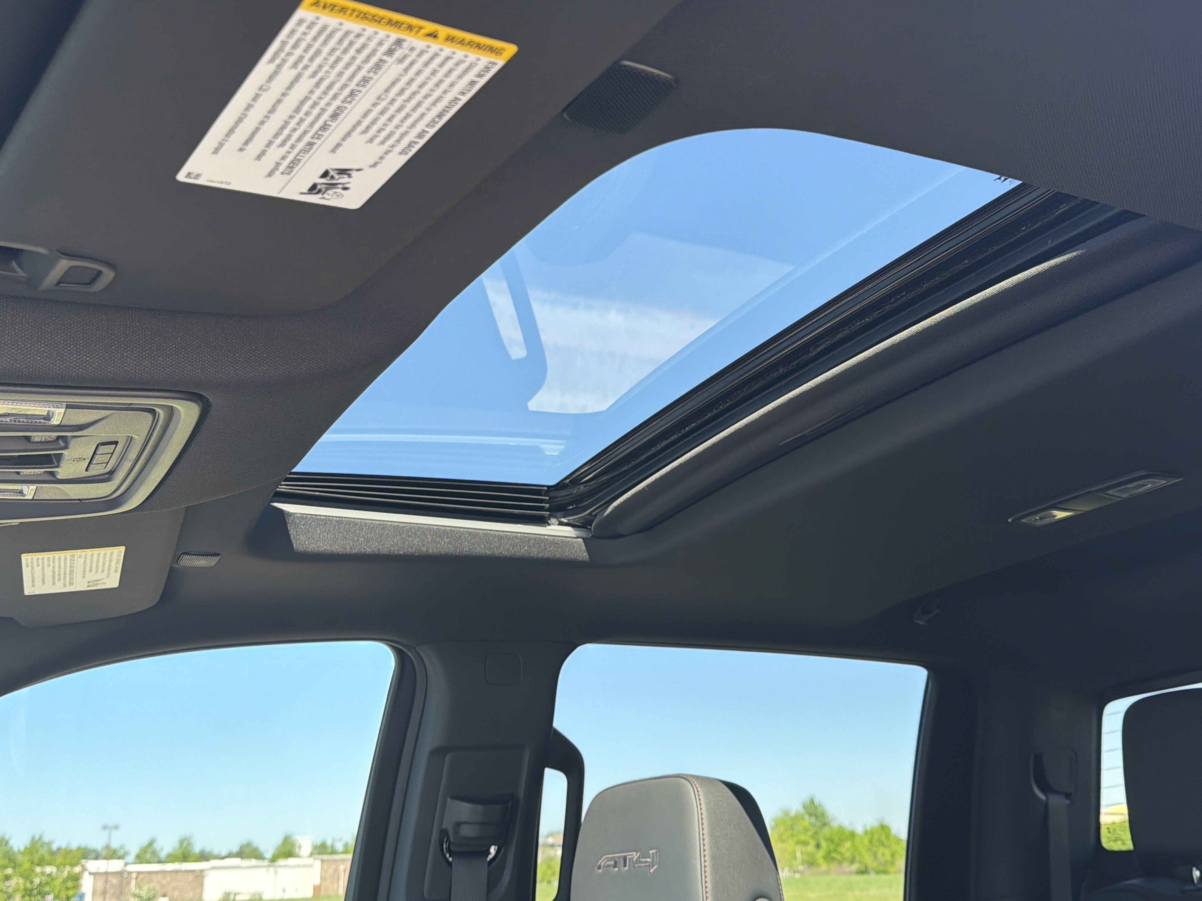 Used 2025 GMC Sierra 2500 AT4 w/ AT4 Premium Plus Package image 12