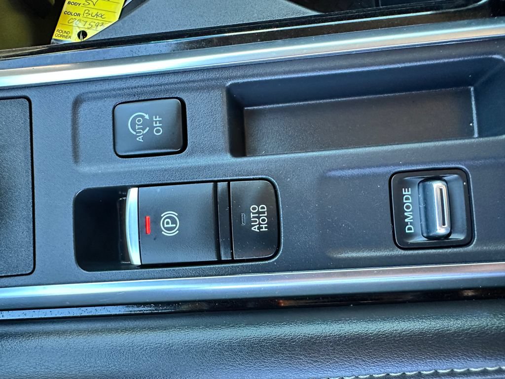Used 2024 Nissan Pathfinder SV FWD image 16