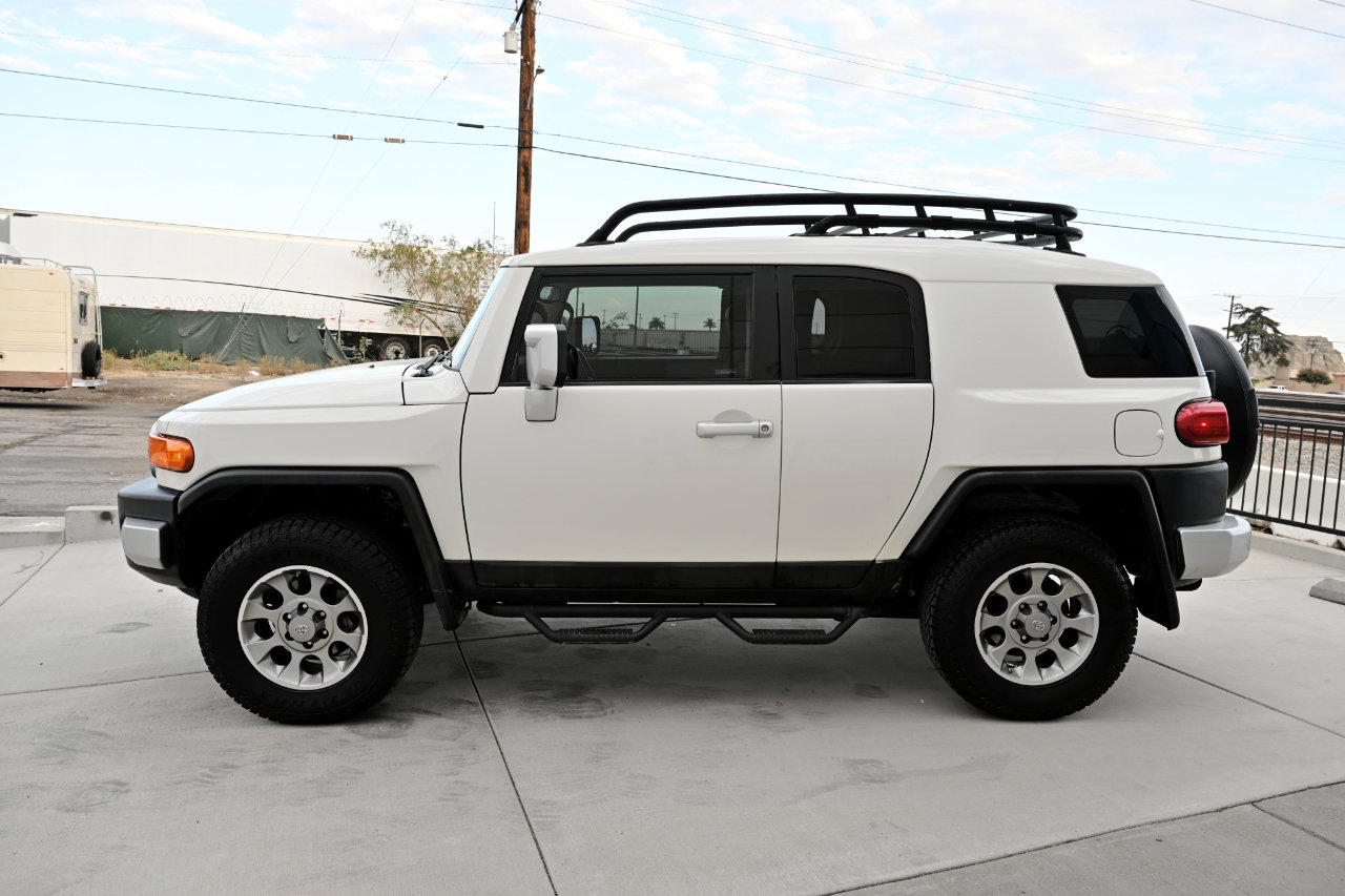 Used 2013 Toyota FJ Cruiser 4WD image 4