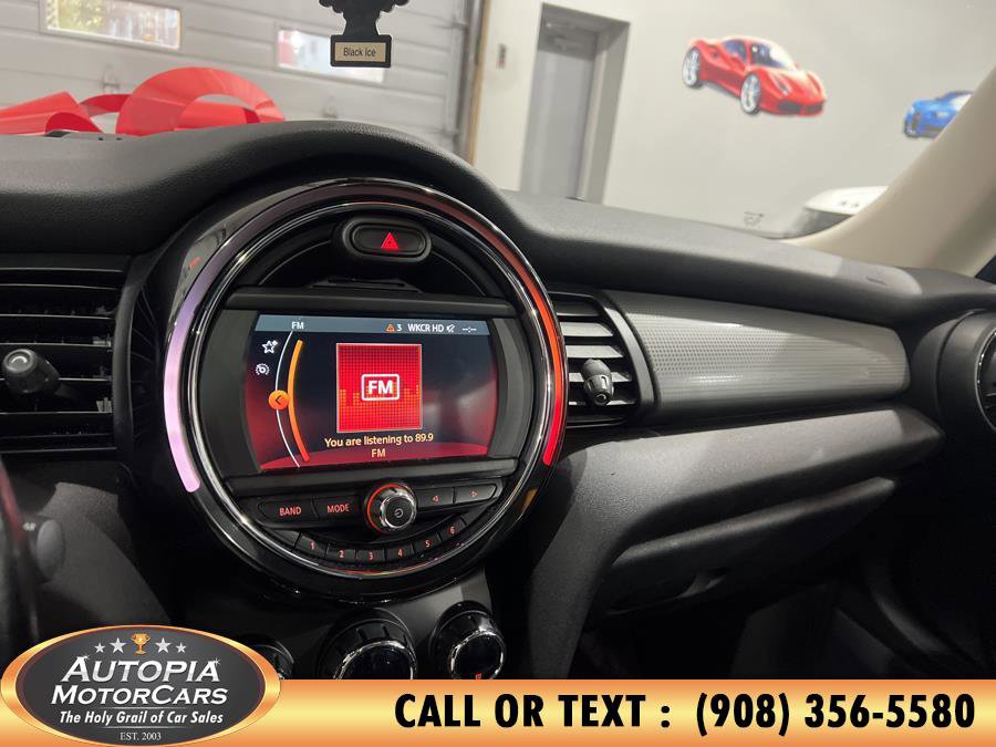 Used 2019 MINI Cooper 2-Door Hardtop w/ Storage Package image 23