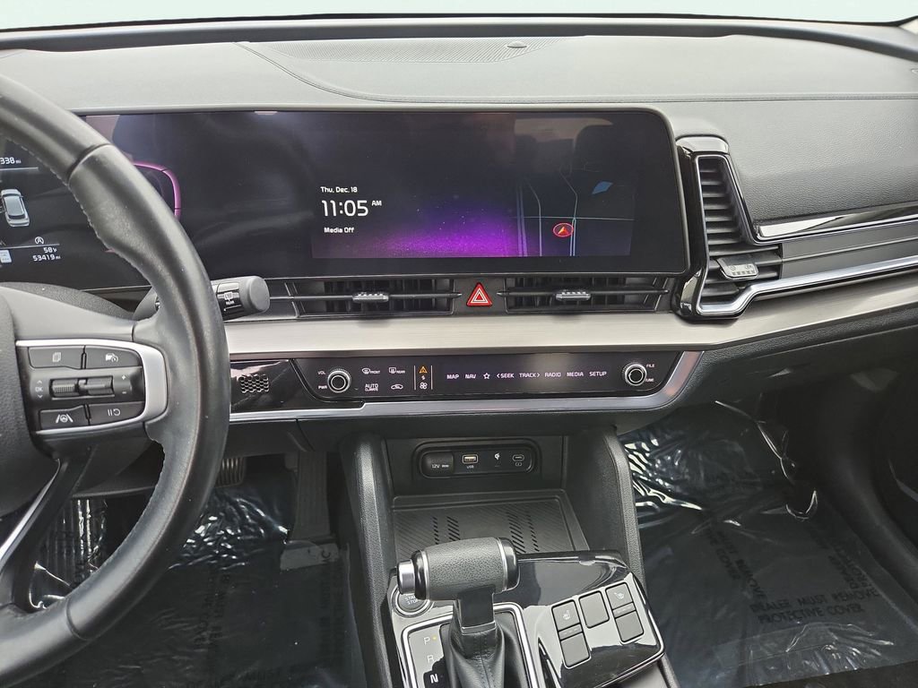 Used 2023 Kia Sportage EX image 15