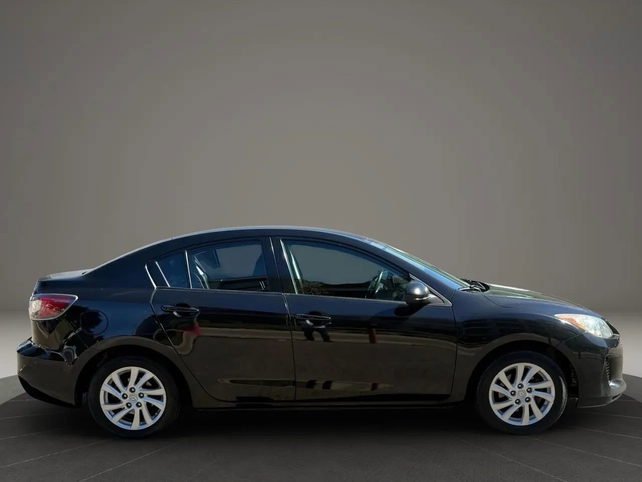 Used 2012 MAZDA MAZDA3 i Touring image 4