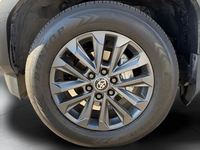 Used 2024 Toyota Land Cruiser image 10