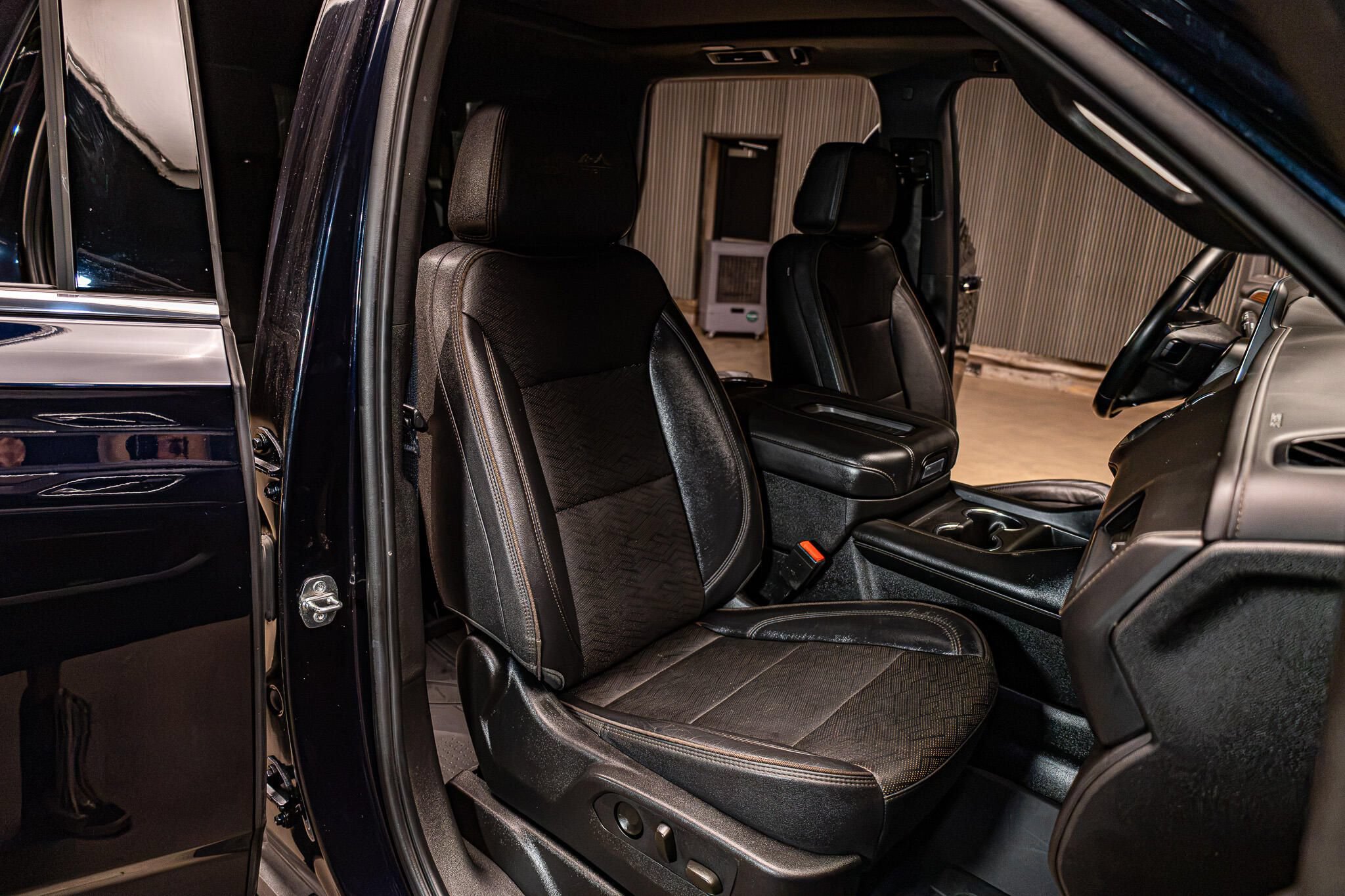 Used 2023 Chevrolet Tahoe High Country AWD/4WD image 28