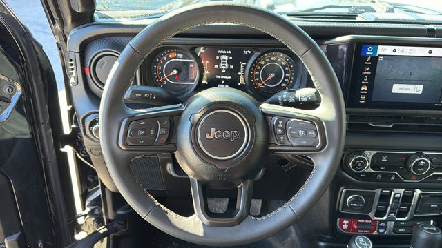 Certified 2025 Jeep Wrangler Unlimited Rubicon AWD/4WD image 12