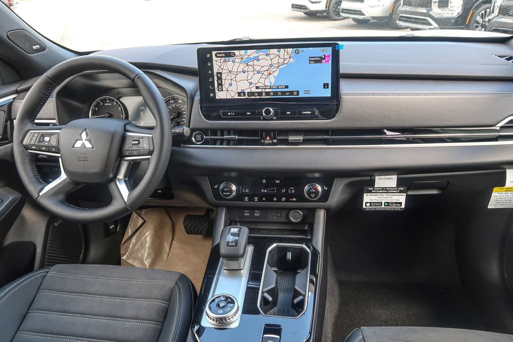 New 2026 Mitsubishi Outlander LE AWD/4WD image 17