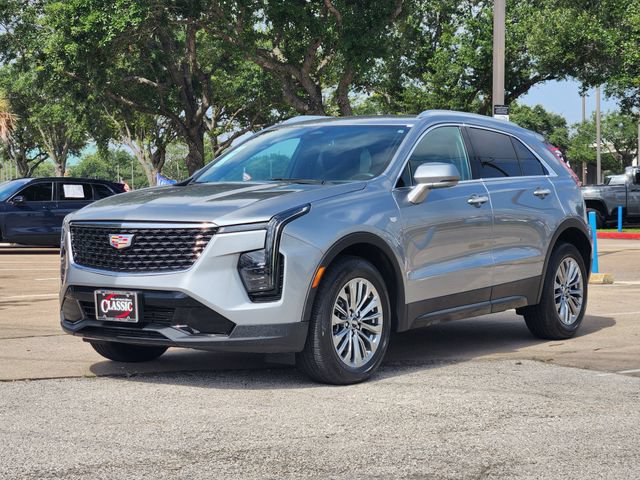Used 2025 Cadillac XT4 Premium Luxury FWD image 3