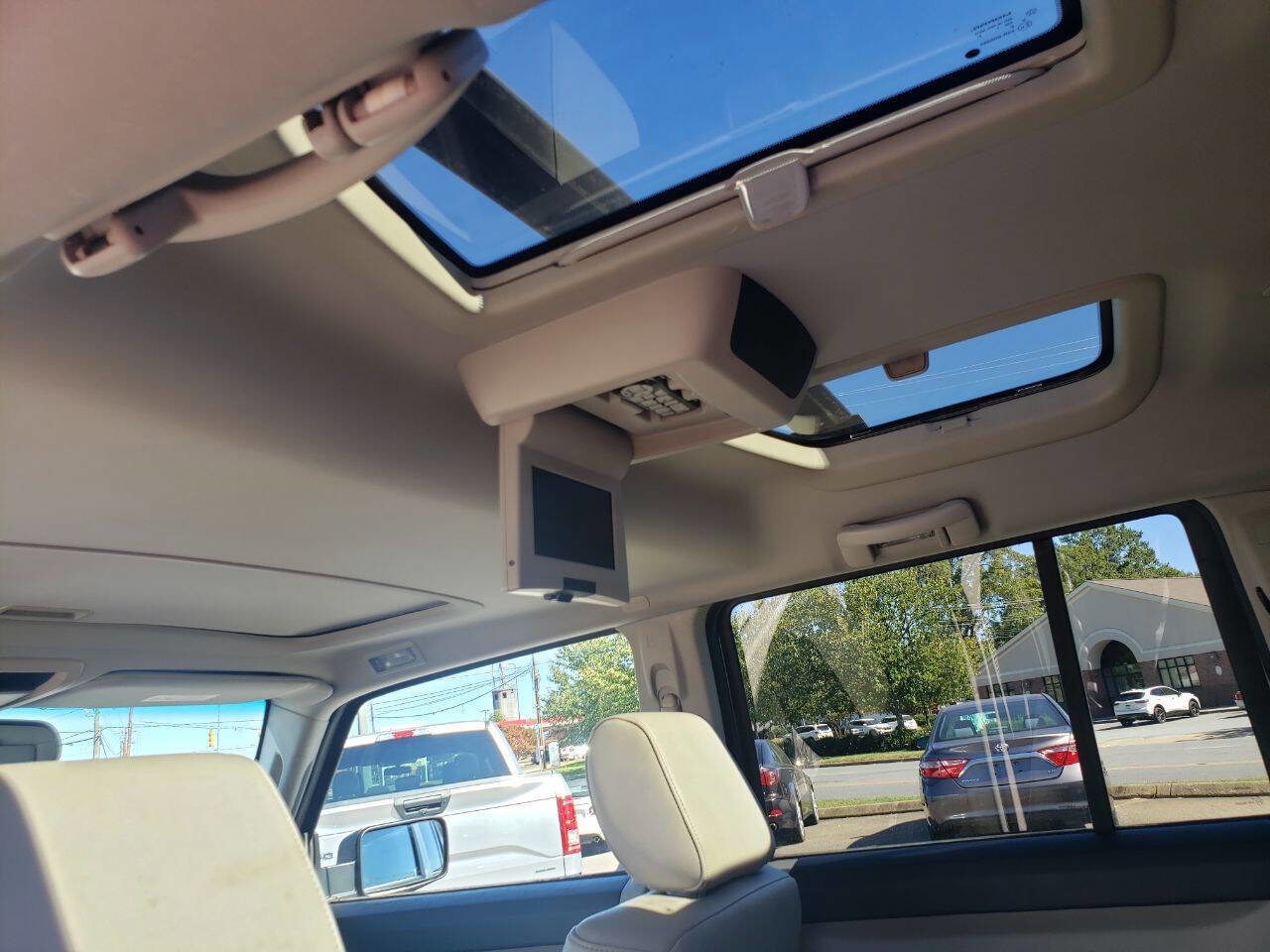 Used 2007 Jeep Commander Limited image 15