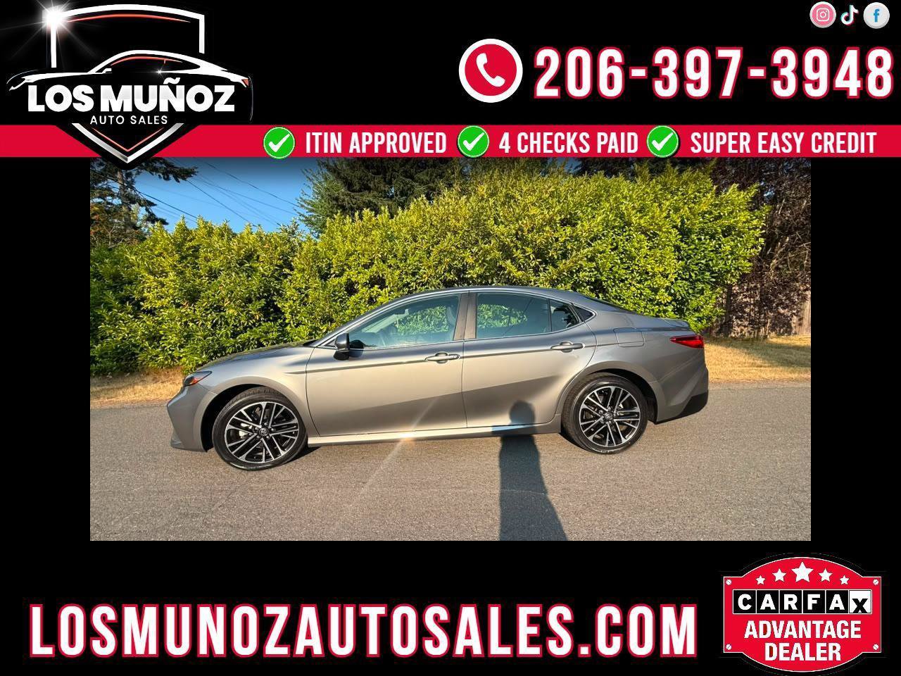 Used 2025 Toyota Camry XLE FWD image 1