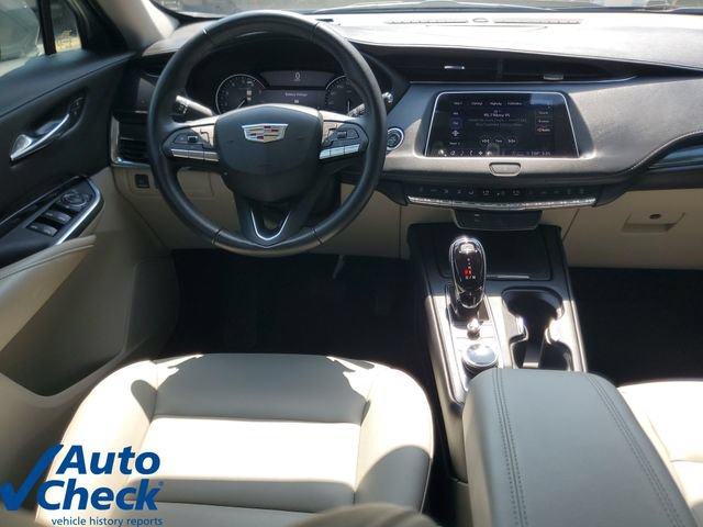Certified 2023 Cadillac XT4 Luxury FWD image 18