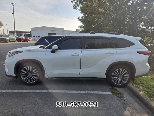Used 2021 Toyota Highlander Platinum AWD/4WD image 2