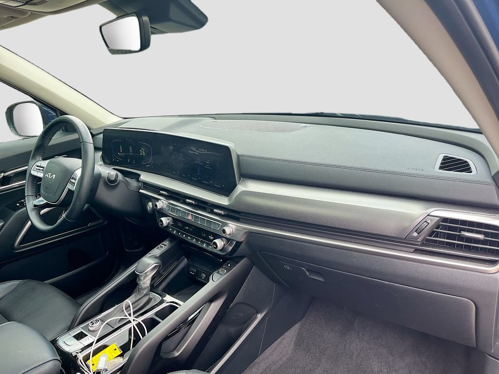 Used 2025 Kia Telluride S FWD image 32