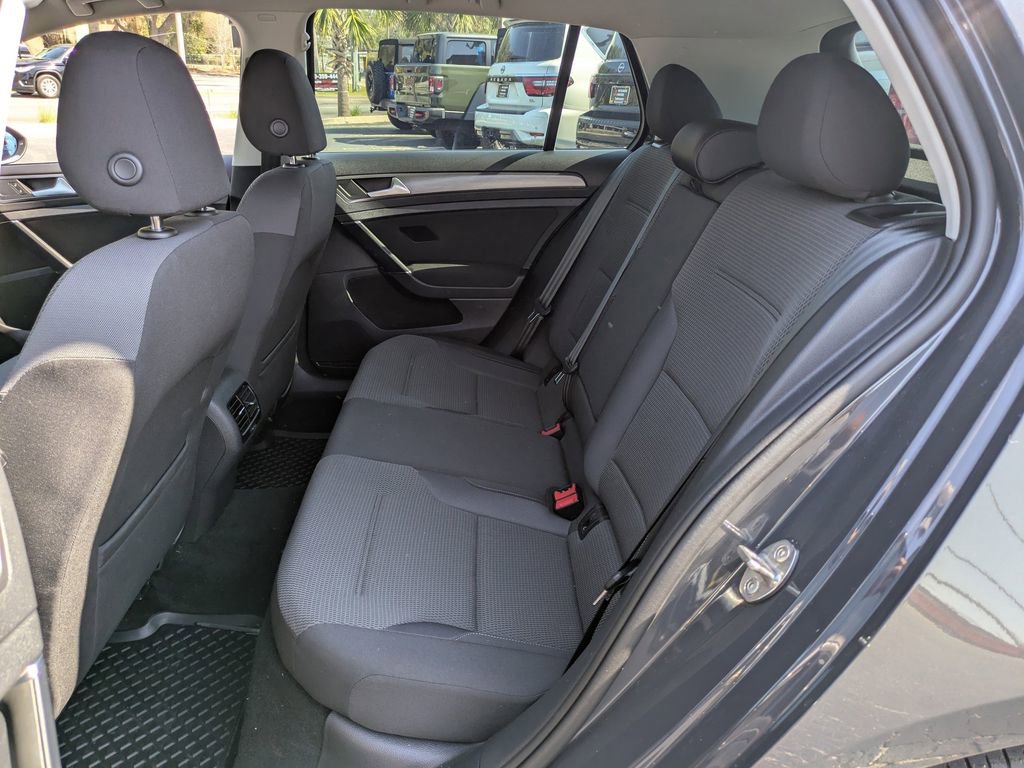 Used 2019 Volkswagen e-Golf SE image 14