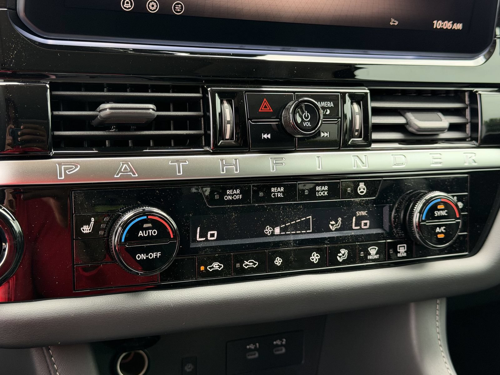 New 2026 Nissan Pathfinder SV w/ SV Premium Package FWD image 8