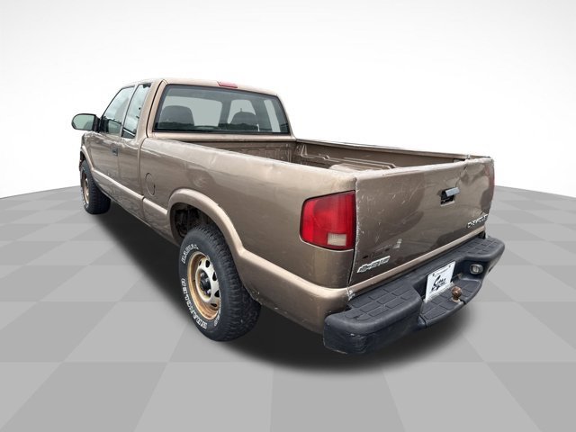 Used 2003 Chevrolet S10 Pickup 4x4 Extended Cab w/ Skid Plate Package image 6