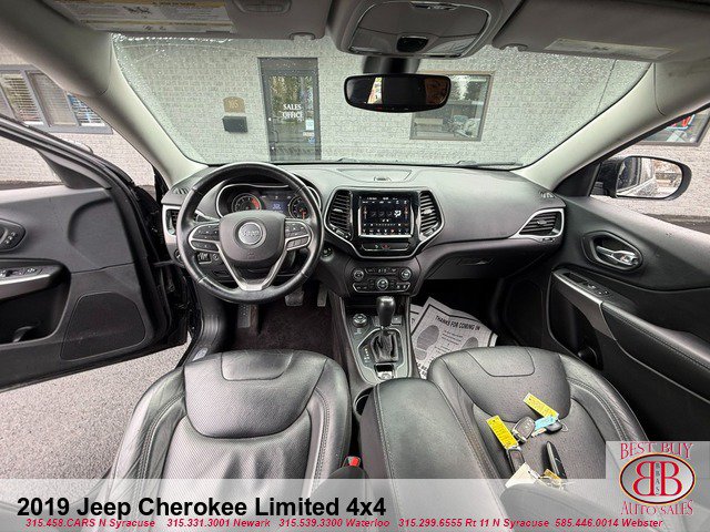 Used 2019 Jeep Cherokee Limited AWD/4WD image 17