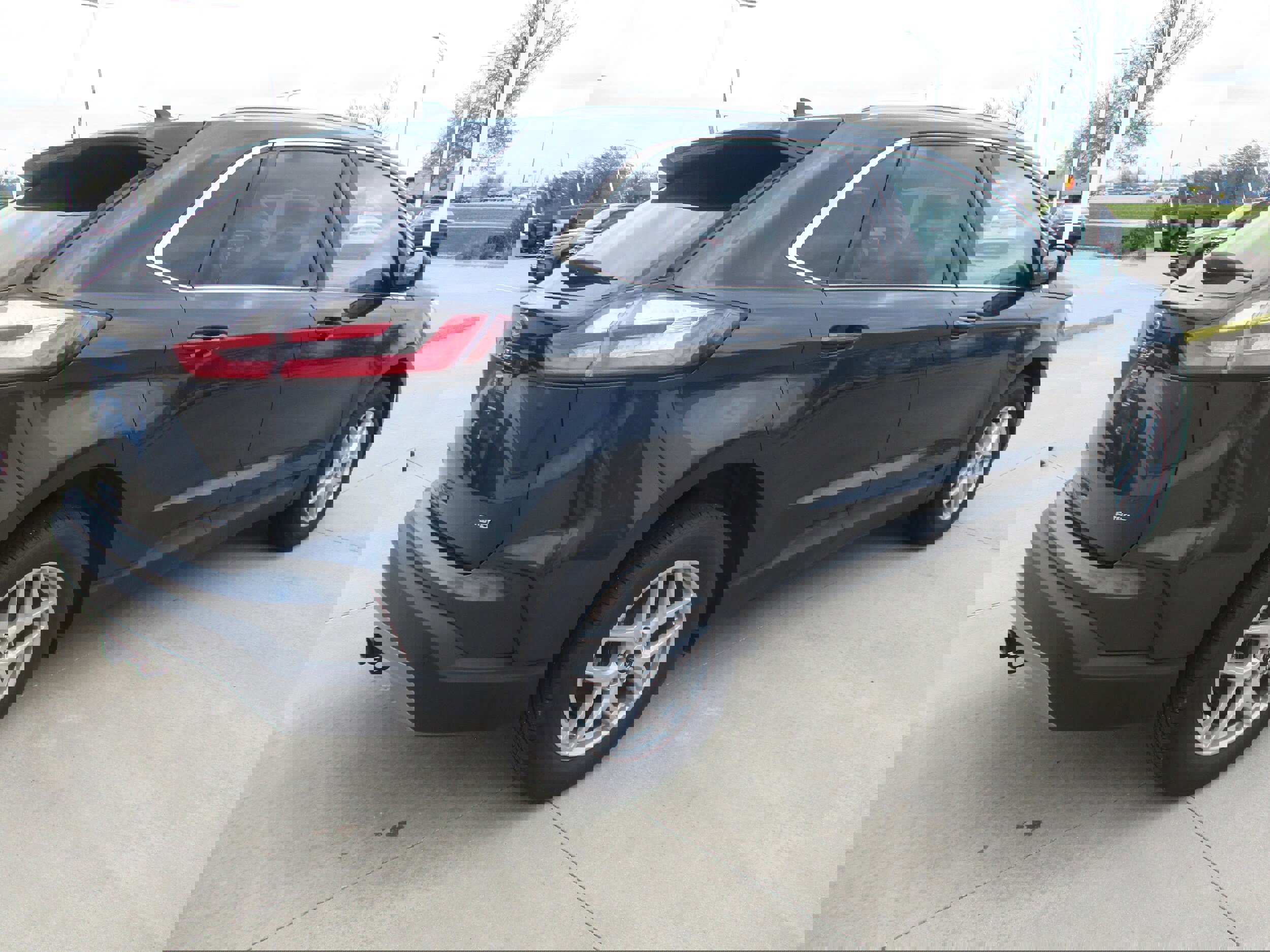 Used 2024 Ford Edge SEL w/ Convenience Package AWD/4WD image 6