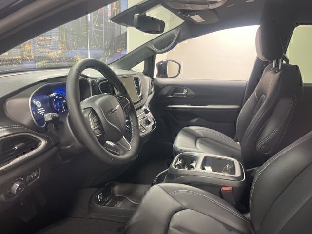 New 2026 Chrysler Pacifica Select image 10