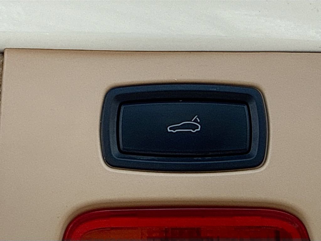 Used 2012 Porsche Cayenne image 12