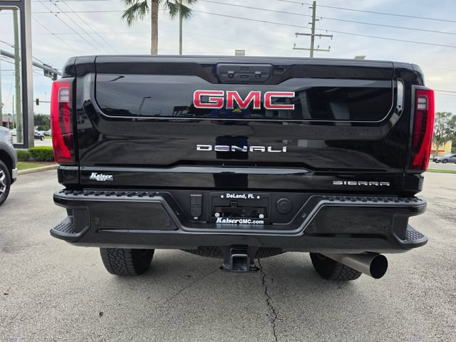 Used 2024 GMC Sierra 2500 Denali w/ Denali Reserve Package AWD/4WD image 4