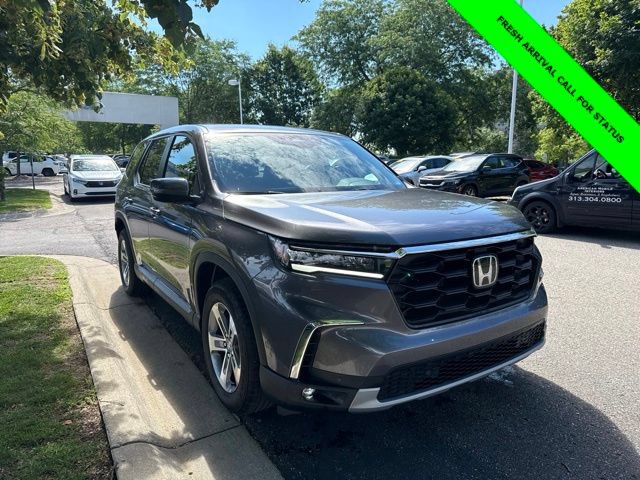Used 2025 Honda Pilot EX-L image 11