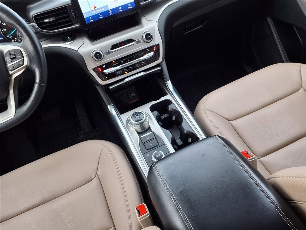 Used 2021 Ford Explorer XLT w/ Equipment Group 202A image 12