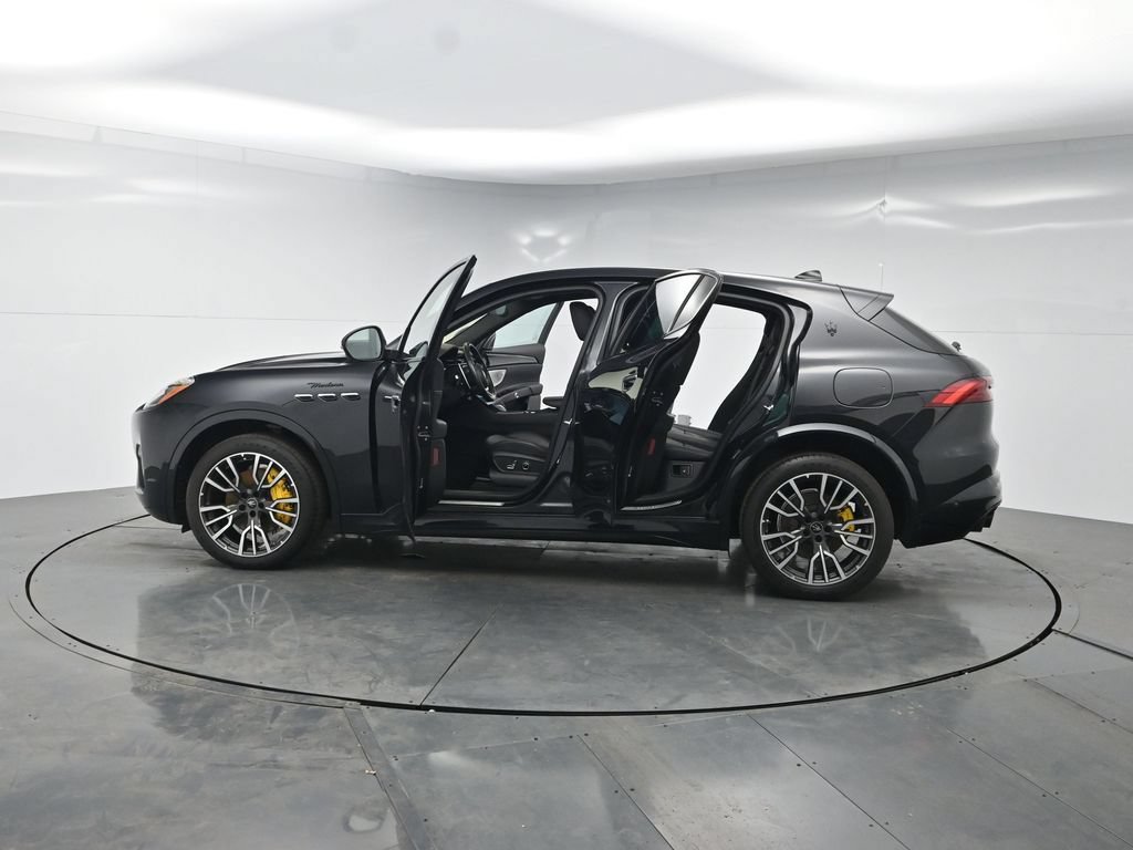 Used 2023 Maserati Grecale Modena AWD/4WD image 46