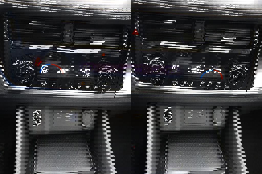 Used 2023 Nissan Rogue SV w/ SV Premium Package image 23