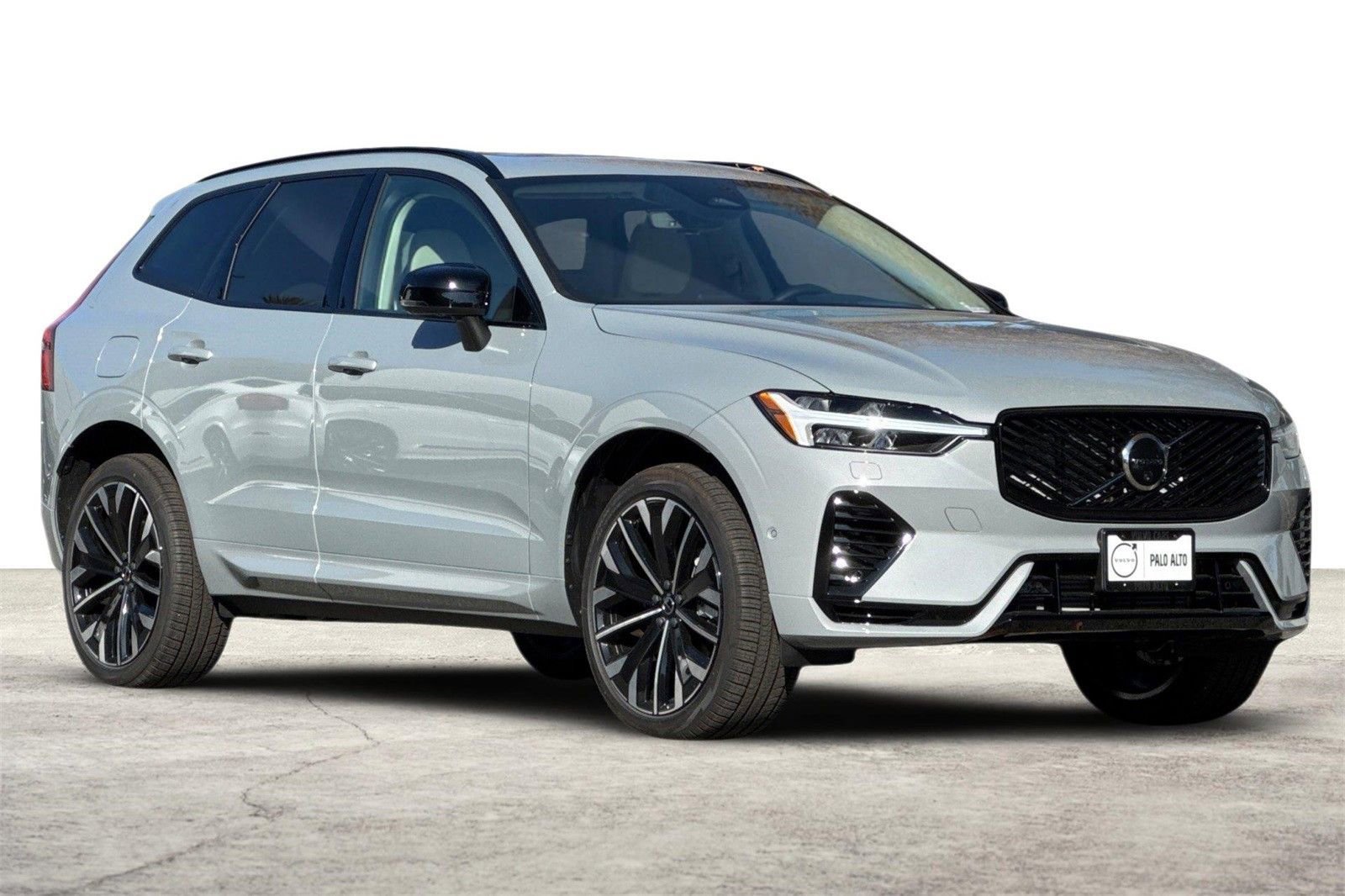 New 2026 Volvo XC60 T8 Ultra w/ Protection Package Premier AWD/4WD image 9
