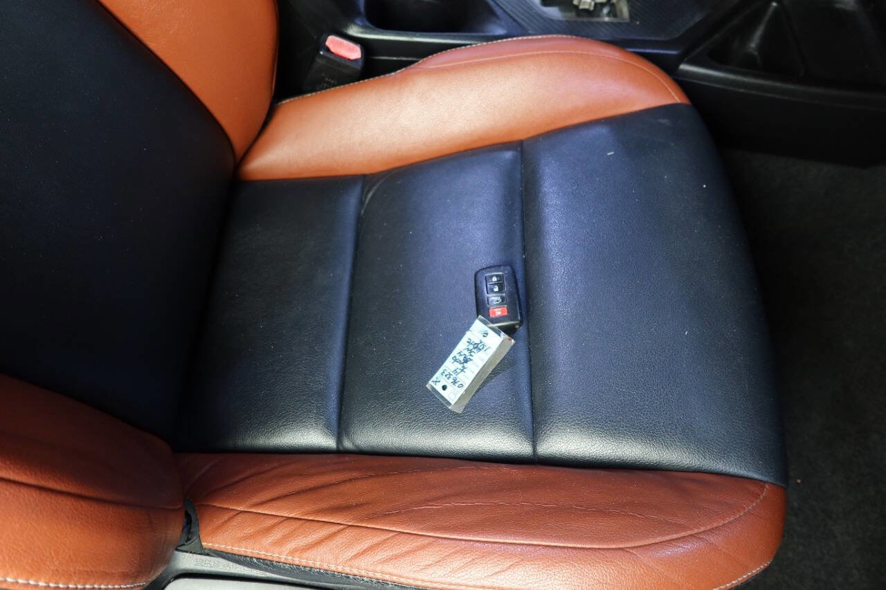 Used 2014 Toyota RAV4 Limited image 26