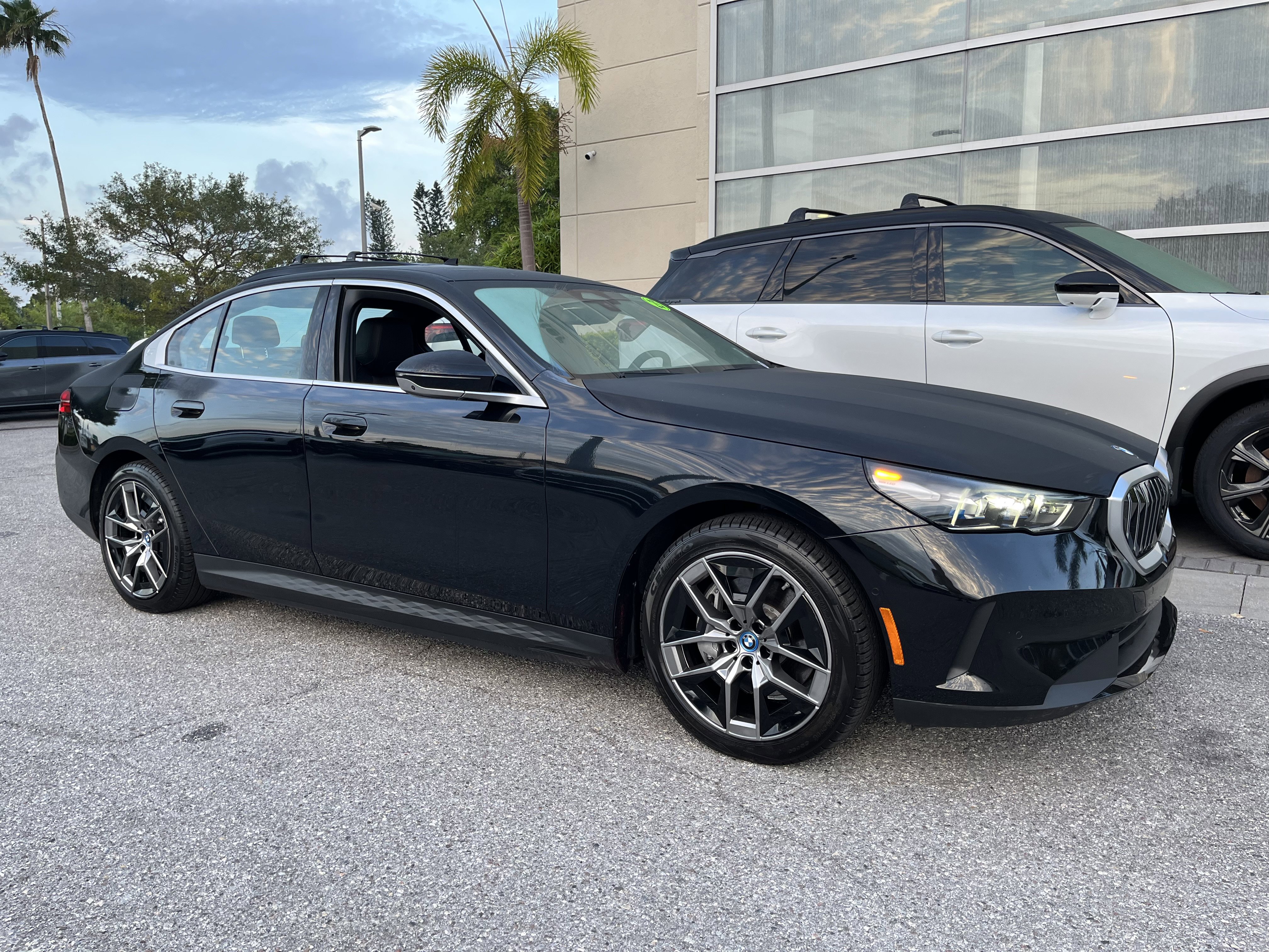 Used 2025 BMW i5 eDrive40i RWD image 11