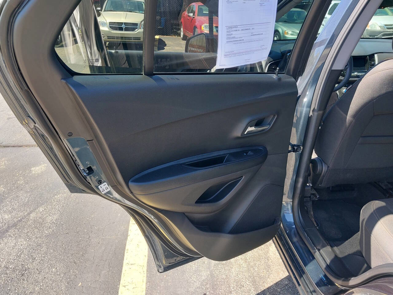 Used 2022 Chevrolet Trax LS w/ Tint and Cruise Package image 15