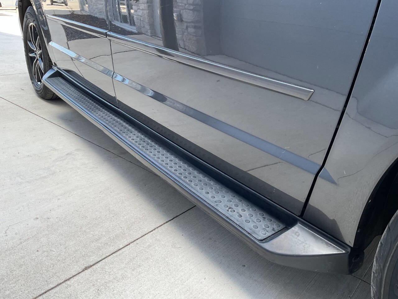 Used 2016 Dodge Grand Caravan SXT image 14