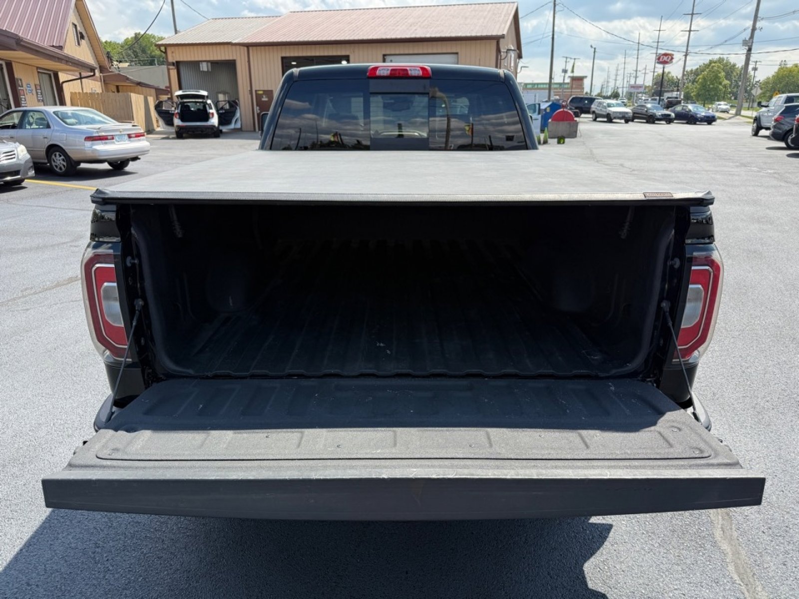 Used 2018 GMC Sierra 1500 Denali image 39