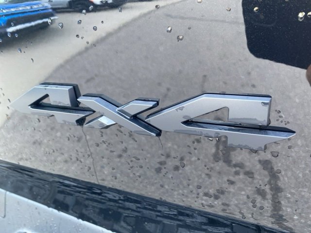 New 2026 RAM 1500 4x4 Crew Cab image 11