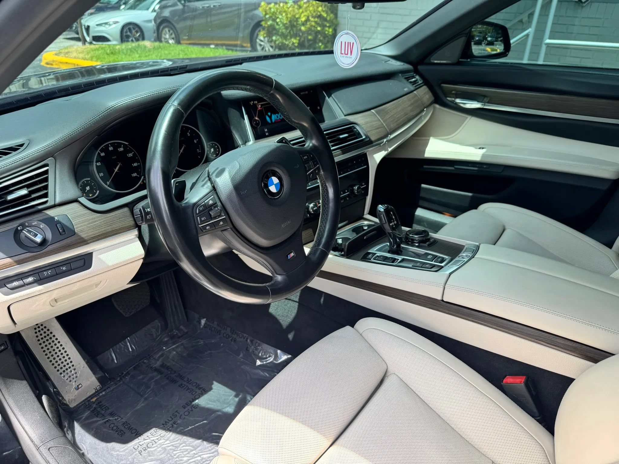 Used 2015 BMW 750i RWD image 17