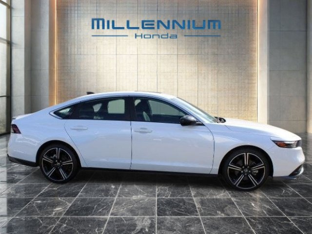 Used 2025 Honda Accord Sport image 6