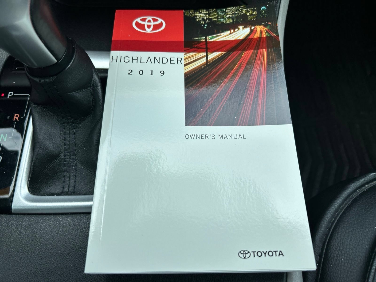Used 2019 Toyota Highlander Plus FWD image 18