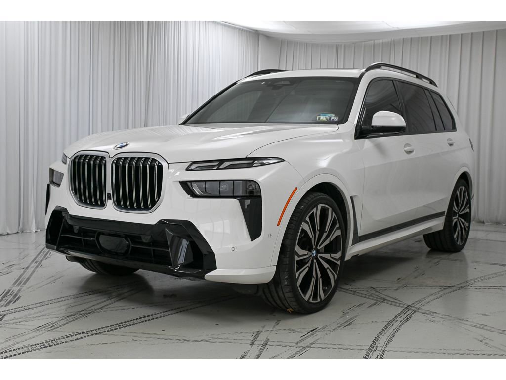 Used 2025 BMW X7 xDrive40i w/ Executive Package image 4