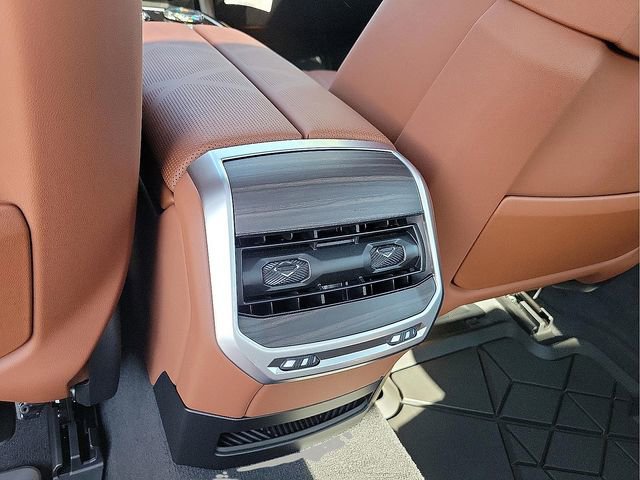 New 2026 BMW 750e xDrive w/ Premium Package AWD/4WD image 14