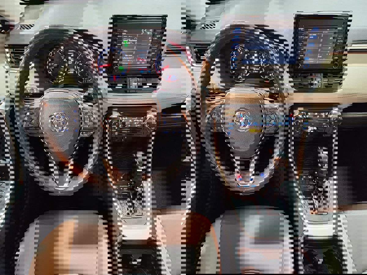 Used 2019 Toyota RAV4 XLE Premium image 47