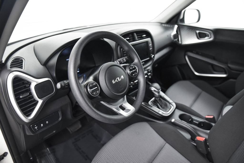 Used 2024 Kia Soul LX w/ Option Group 015 image 18