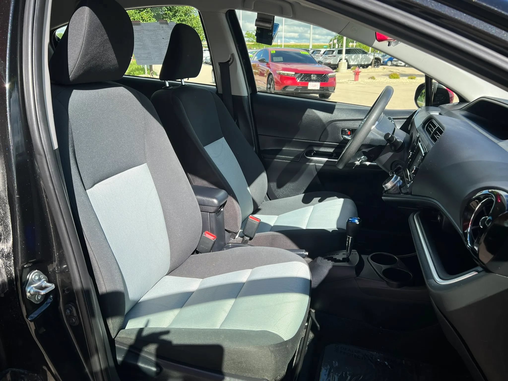 Used 2016 Toyota Prius C Persona Series FWD image 8